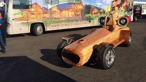 国产老头造汽车视频,老年代步新潮流，视频揭秘其魅力所在