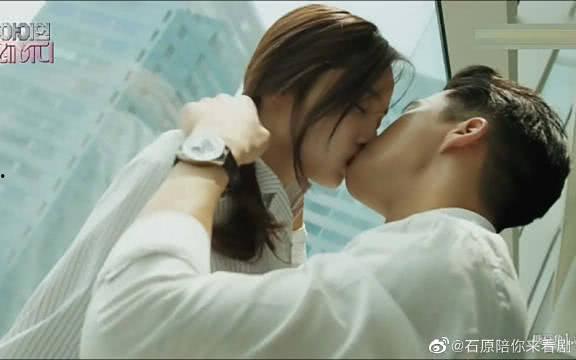 国产当代吻戏视频合集,当代吻戏合集回顾  第2张